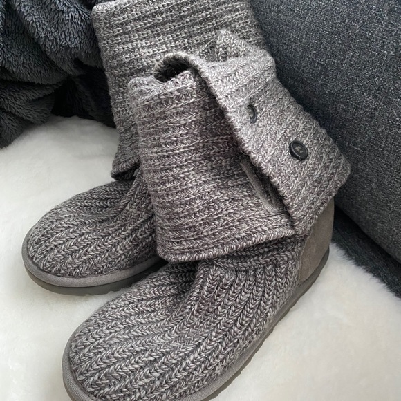 grey uggs size 5